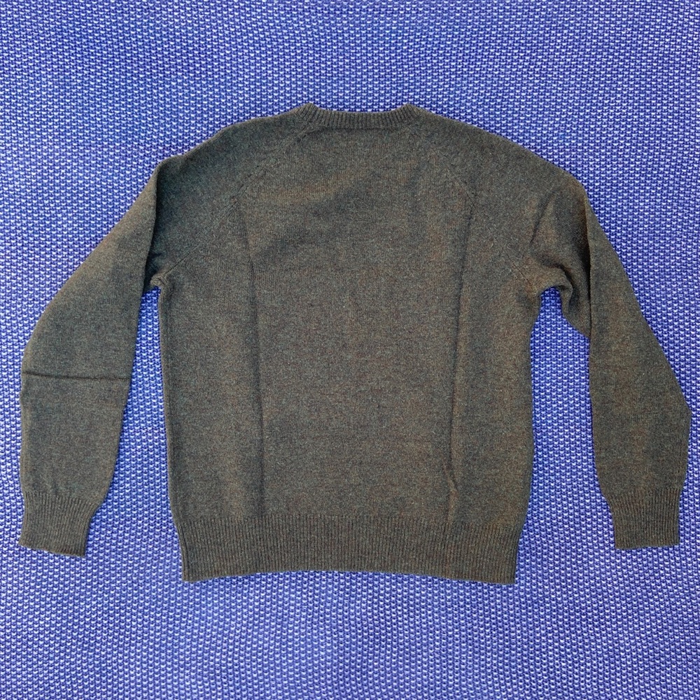 Men’s J. Crew lambs wool sweater in size medium - Picture 2 of 4